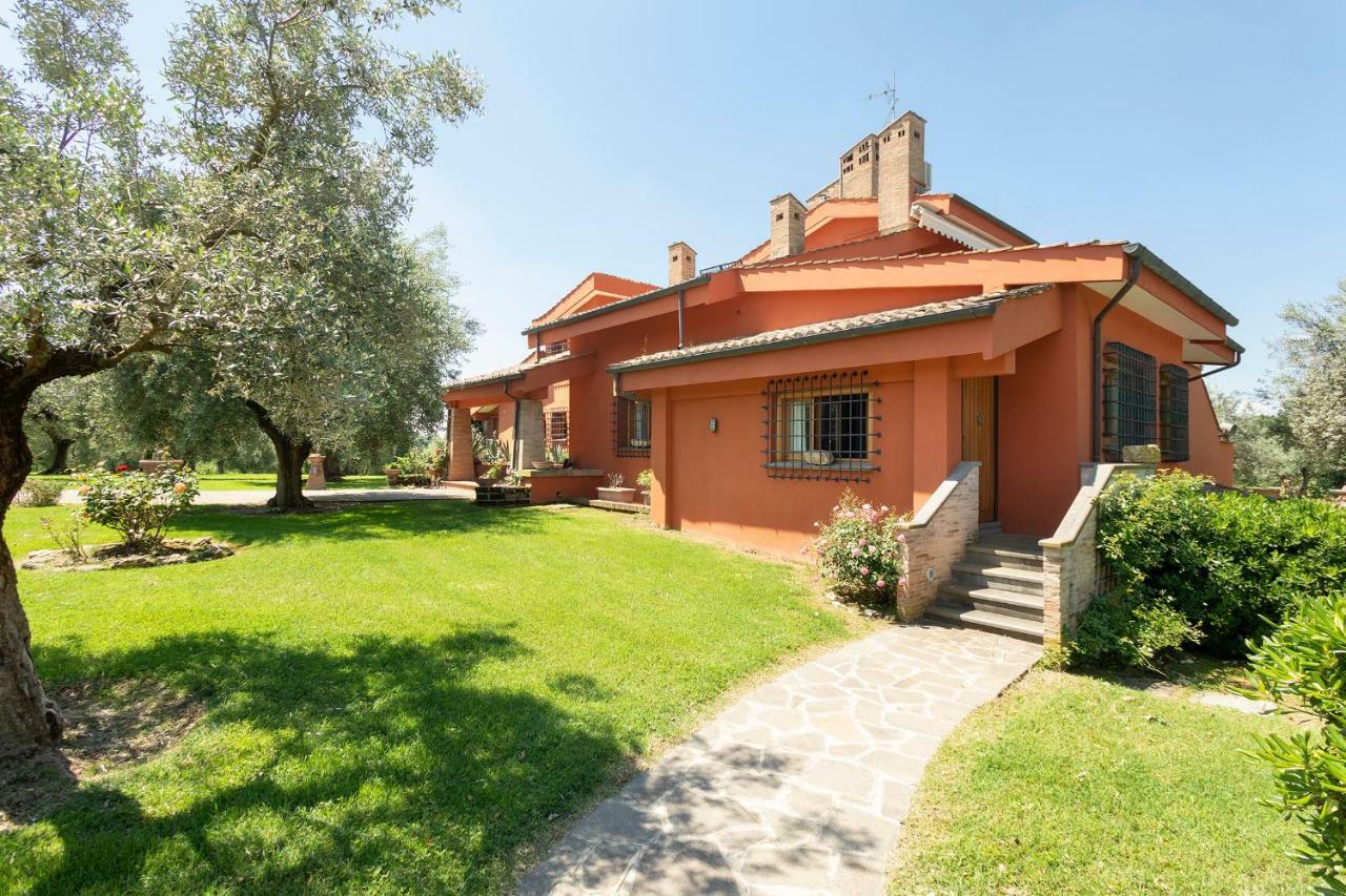 Villa In Via Della Marcigliana Casale Torre San Giovanni Exterior foto