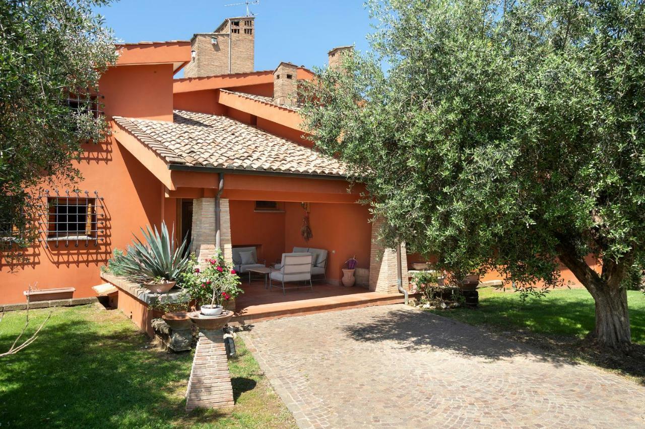 Villa In Via Della Marcigliana Casale Torre San Giovanni Exterior foto